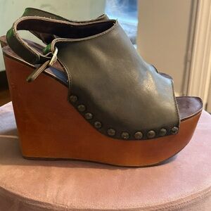 Jeffrey Campbell Snick Olive Green & Wood Wedges